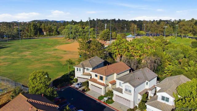 1804 Key Largo Rd, Vista, CA 92081