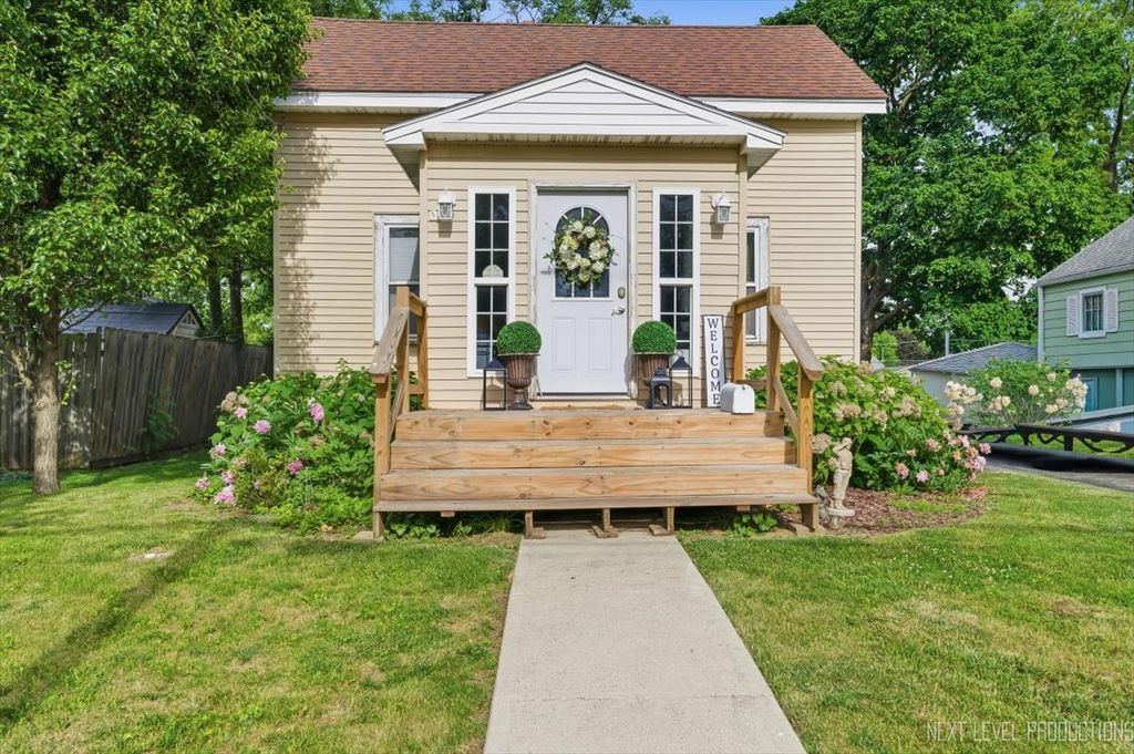 1034 Somonauk Street, Sycamore, IL 60178