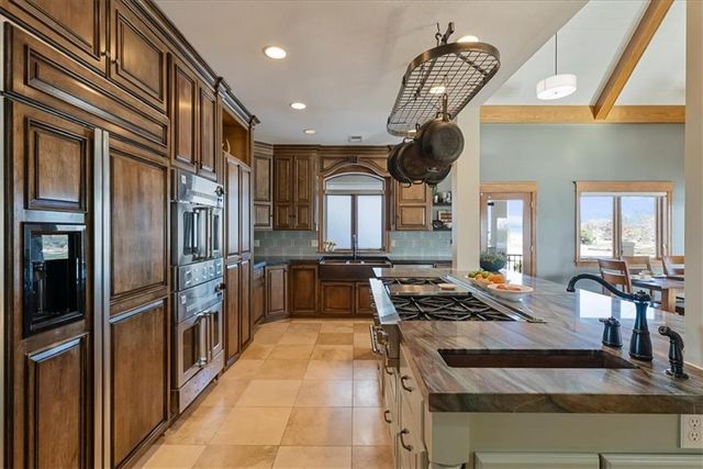 12517 S Harris Road, Lee's Summit, MO 64086