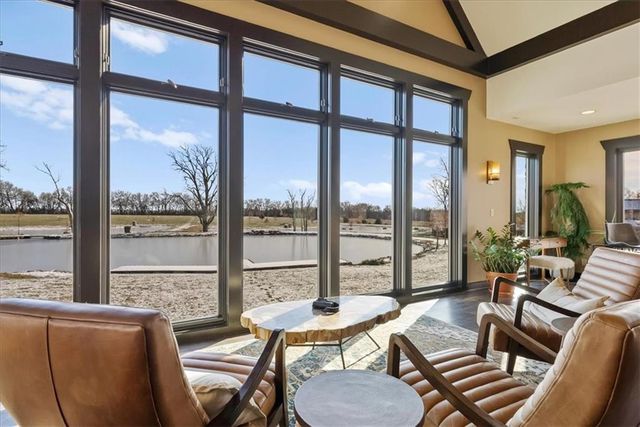 12517 S Harris Road, Lee's Summit, MO 64086