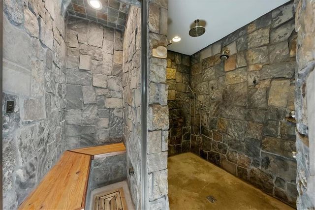 12517 S Harris Road, Lee's Summit, MO 64086