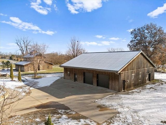 12517 S Harris Road, Lee's Summit, MO 64086