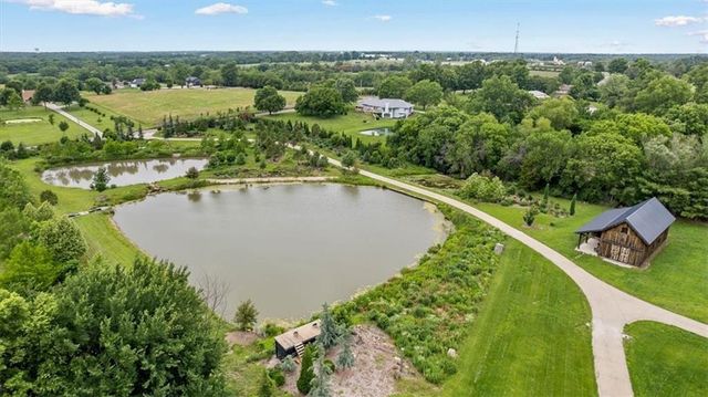 12517 S Harris Road, Lee's Summit, MO 64086