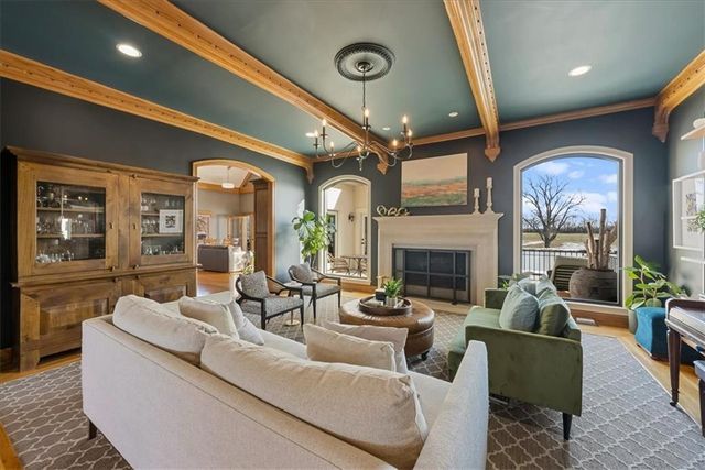 12517 S Harris Road, Lee's Summit, MO 64086