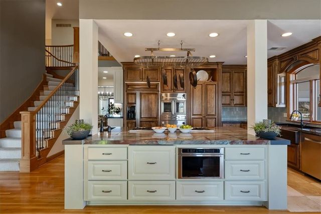 12517 S Harris Road, Lee's Summit, MO 64086