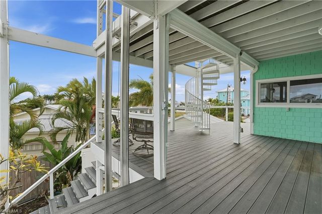 2300 Sycamore ST, St. James City, FL 33956