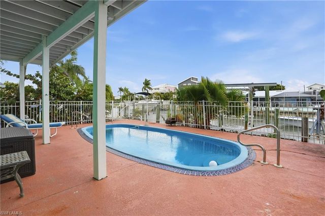 2300 Sycamore ST, St. James City, FL 33956