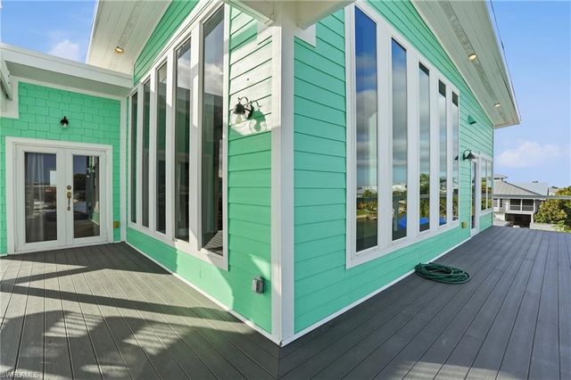 2300 Sycamore ST, St. James City, FL 33956