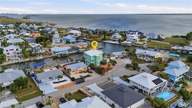 2300 Sycamore ST, St. James City, FL 33956