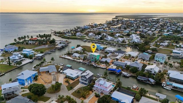 2300 Sycamore ST, St. James City, FL 33956