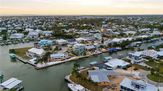 2300 Sycamore ST, St. James City, FL 33956