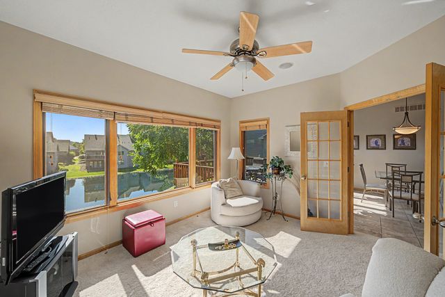 15516 Oakwood Drive, Urbandale, IA 50323