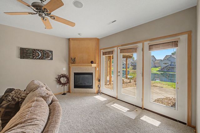 15516 Oakwood Drive, Urbandale, IA 50323
