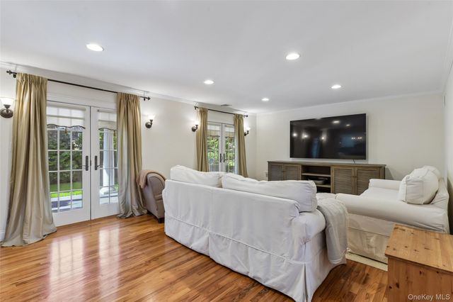 111 Palmyra Avenue, Woodmere, NY 11598