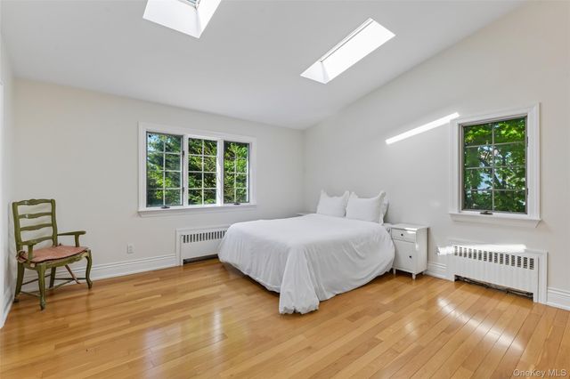 111 Palmyra Avenue, Woodmere, NY 11598