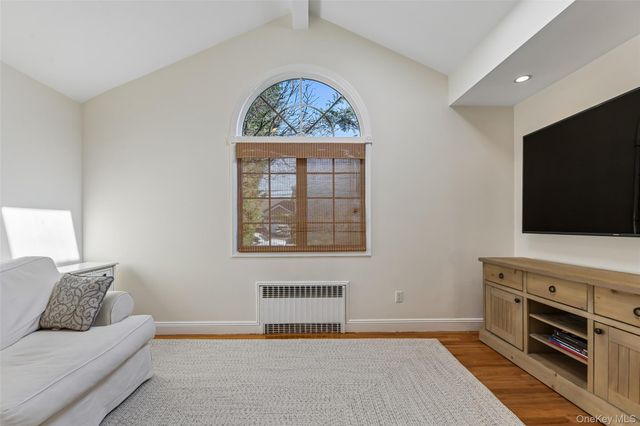 111 Palmyra Avenue, Woodmere, NY 11598