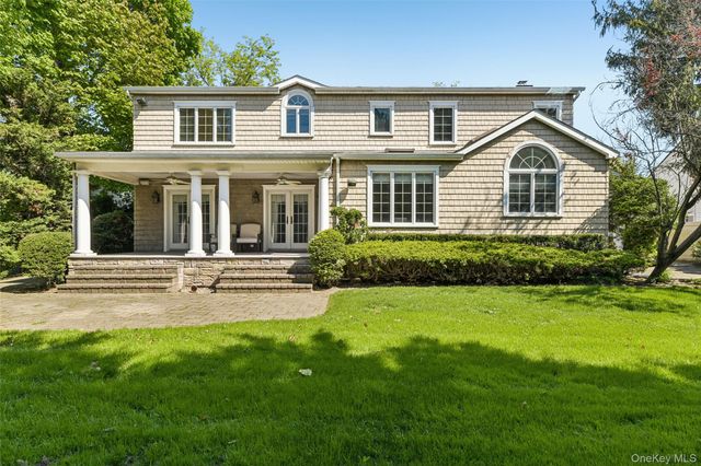 111 Palmyra Avenue, Woodmere, NY 11598