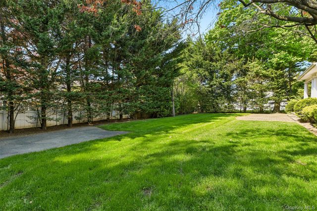 111 Palmyra Avenue, Woodmere, NY 11598