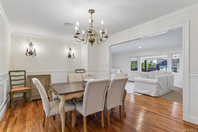 111 Palmyra Avenue, Woodmere, NY 11598