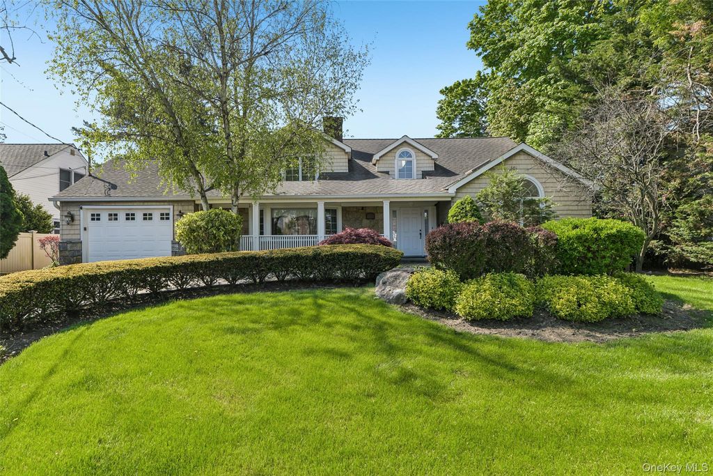 111 Palmyra Avenue, Woodmere, NY 11598