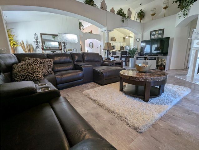 2866 STRAND CIRCLE, Oviedo, FL 32765