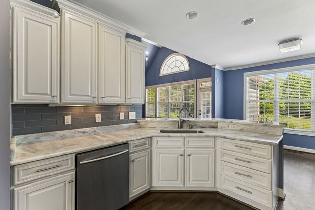 2200 Brienz Valley Dr, Franklin, TN 37064