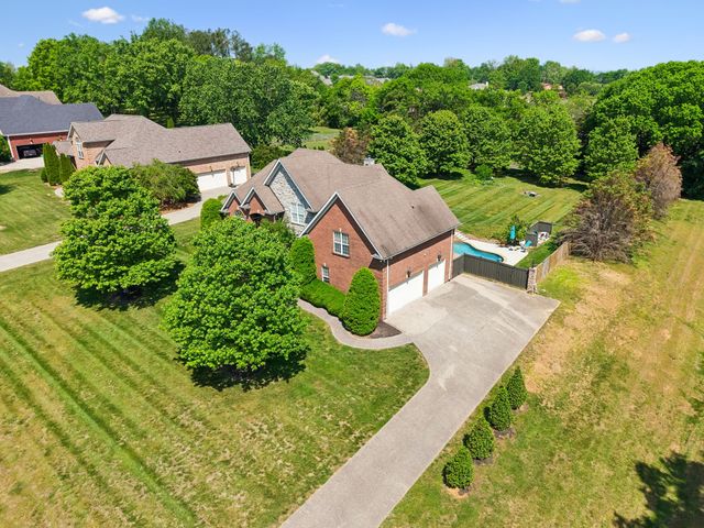 2200 Brienz Valley Dr, Franklin, TN 37064