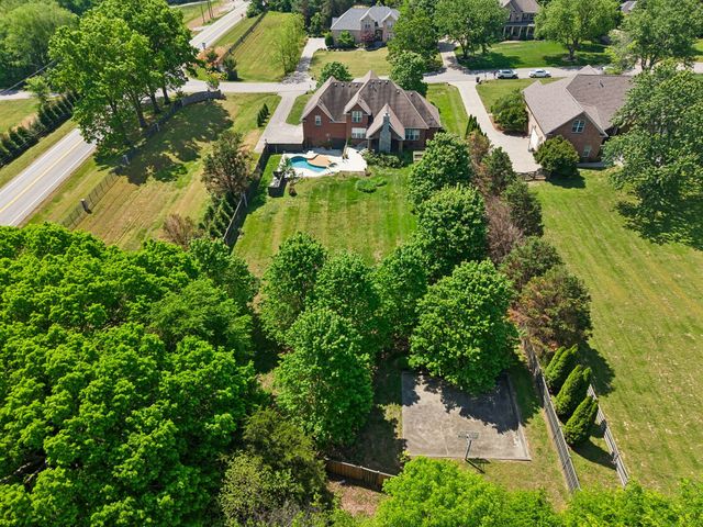 2200 Brienz Valley Dr, Franklin, TN 37064
