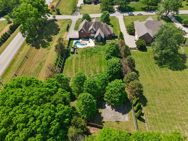 2200 Brienz Valley Dr, Franklin, TN 37064