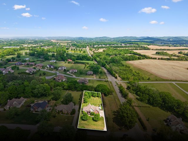 2200 Brienz Valley Dr, Franklin, TN 37064