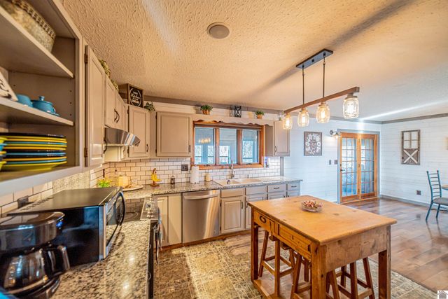 4997 St Rt 121, Bardwell, KY 42023