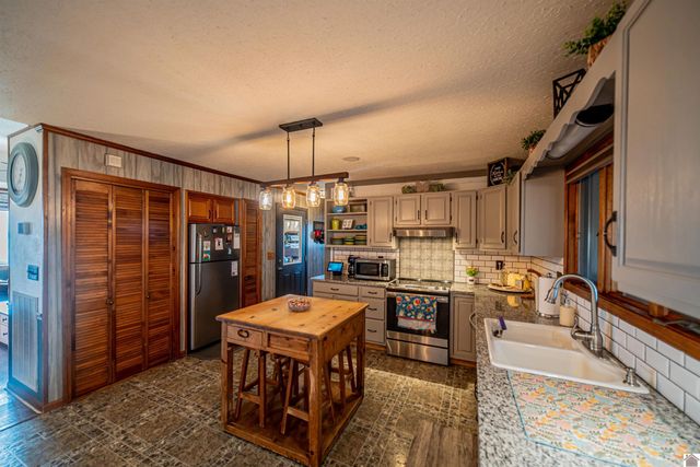 4997 St Rt 121, Bardwell, KY 42023