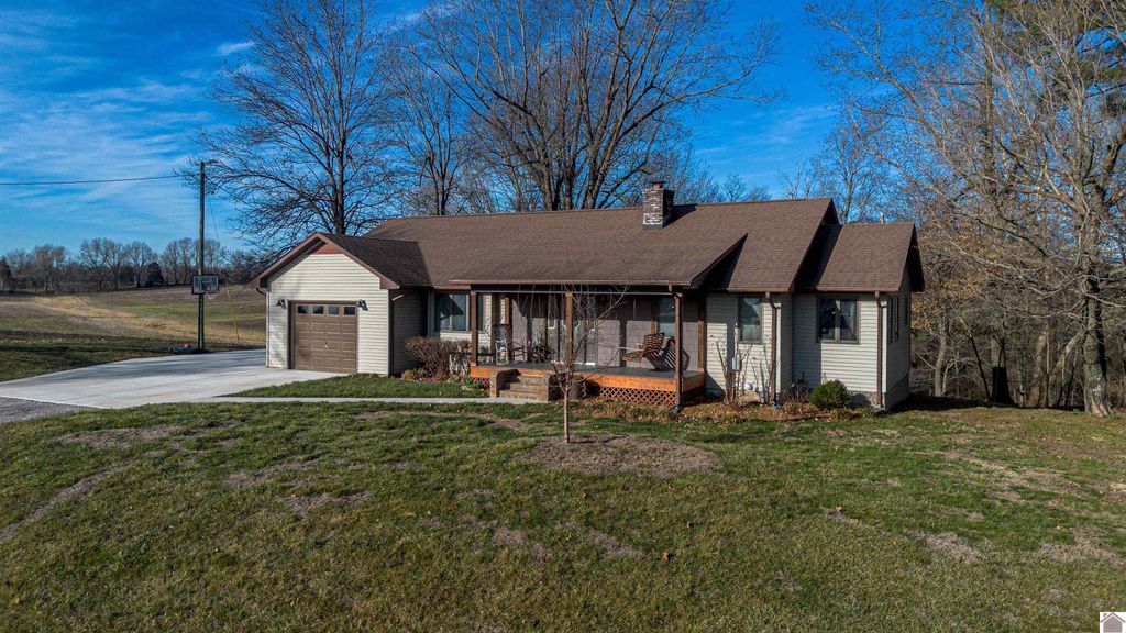 4997 St Rt 121, Bardwell, KY 42023