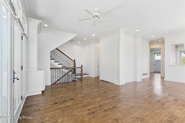 1100 Rose Hill Ln, Louisville, KY 40299