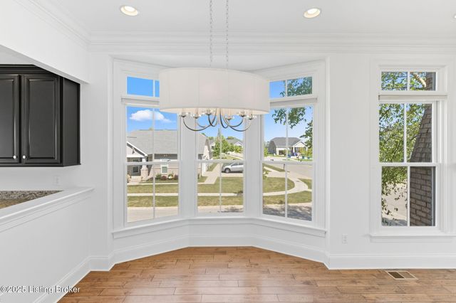 1100 Rose Hill Ln, Louisville, KY 40299