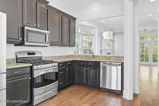 1100 Rose Hill Ln, Louisville, KY 40299