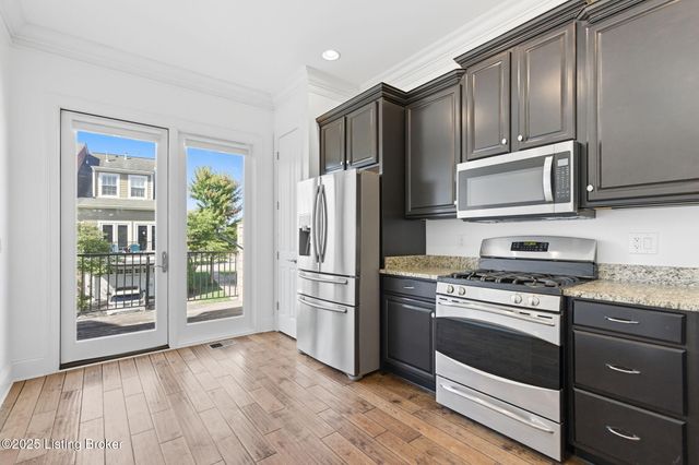 1100 Rose Hill Ln, Louisville, KY 40299