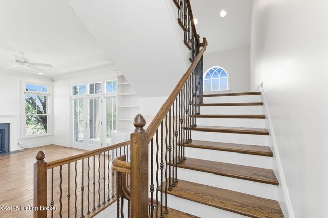 1100 Rose Hill Ln, Louisville, KY 40299