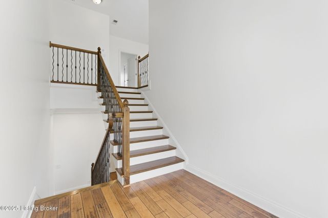 1100 Rose Hill Ln, Louisville, KY 40299