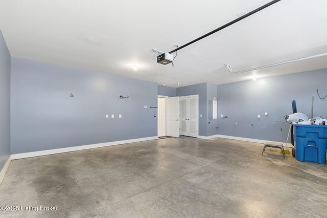 1100 Rose Hill Ln, Louisville, KY 40299