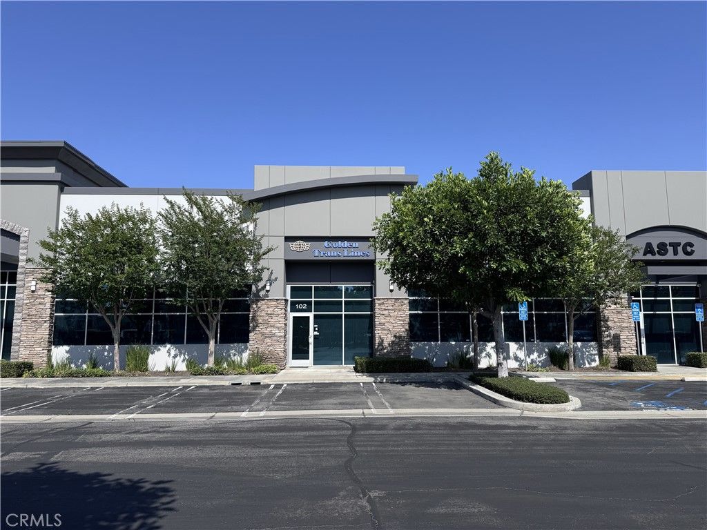 1115 S Grove Avenue 102, Ontario, CA 91761