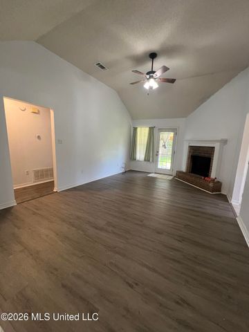 501 Woodward Drive, Ocean Springs, MS 39564