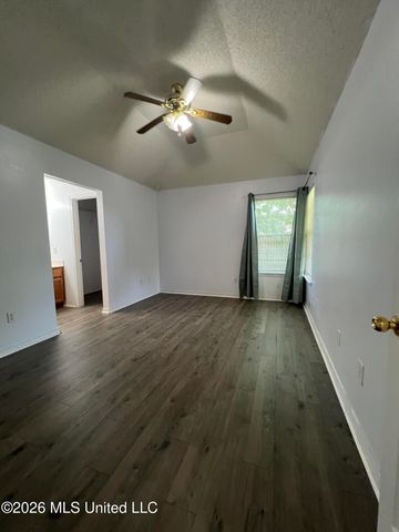 501 Woodward Drive, Ocean Springs, MS 39564