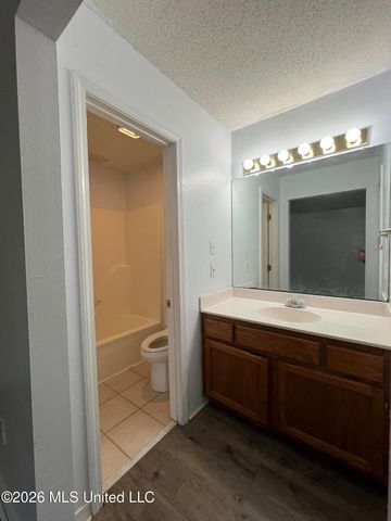 501 Woodward Drive, Ocean Springs, MS 39564
