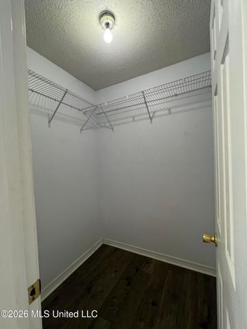 501 Woodward Drive, Ocean Springs, MS 39564
