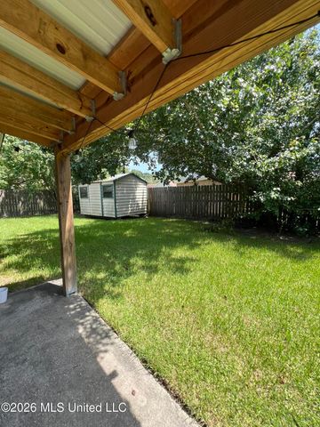 501 Woodward Drive, Ocean Springs, MS 39564
