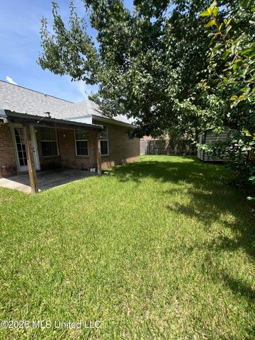 501 Woodward Drive, Ocean Springs, MS 39564