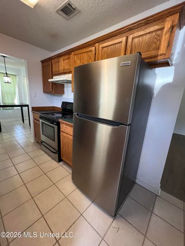 501 Woodward Drive, Ocean Springs, MS 39564