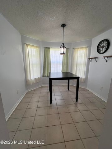 501 Woodward Drive, Ocean Springs, MS 39564