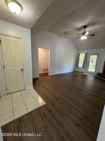 501 Woodward Drive, Ocean Springs, MS 39564
